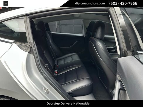 Used 2018 Tesla Model 3 Long Range image 22