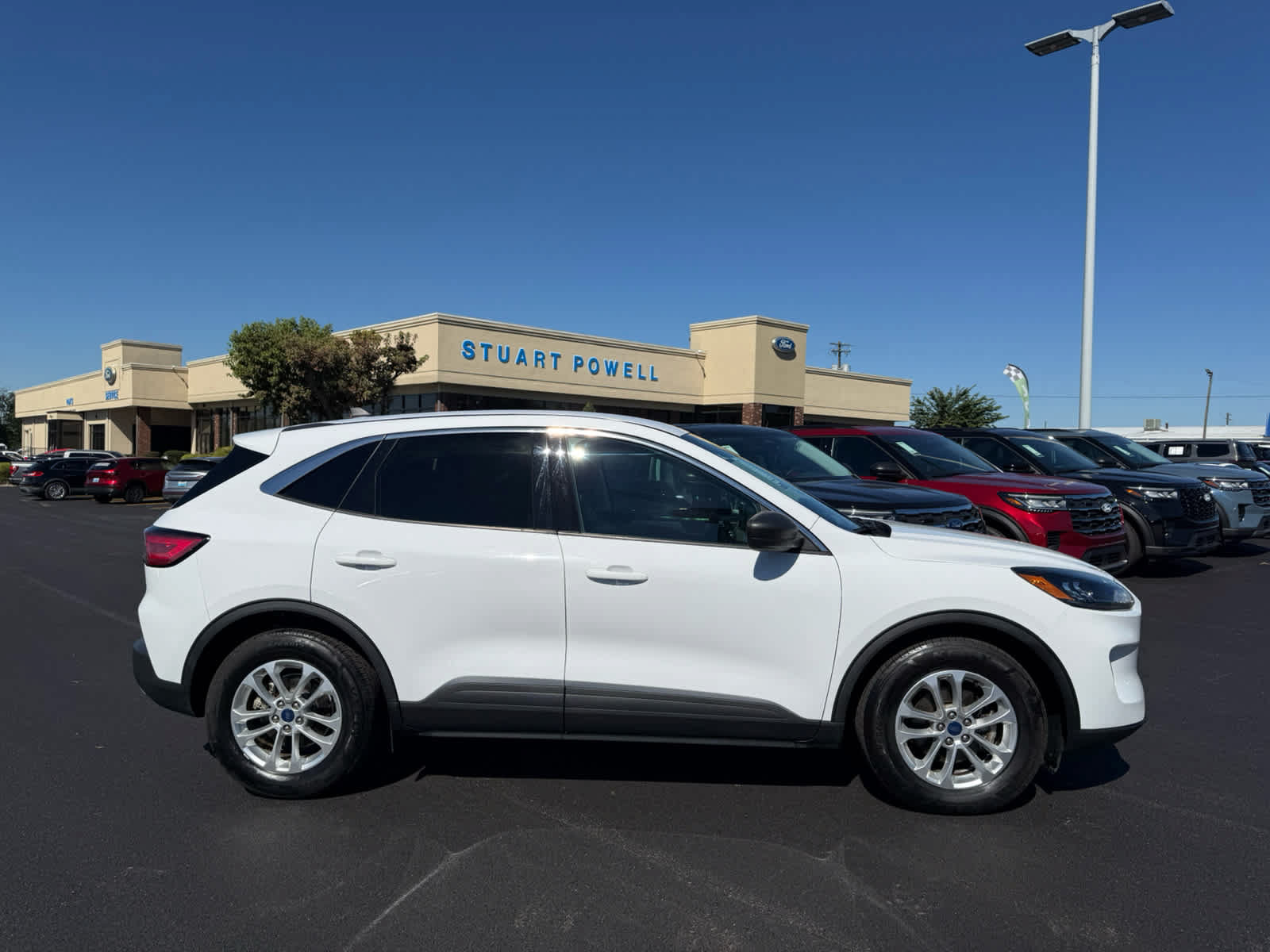 Used 2022 Ford Escape SE w/ Cold Weather Package FWD image 19