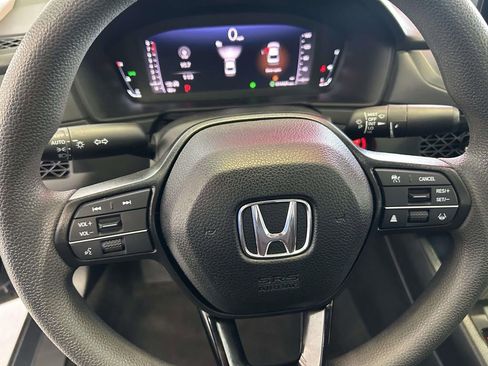 Used 2024 Honda Accord EX image 18