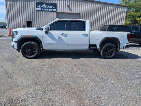 Used 2024 GMC Sierra 2500 Denali Ultimate image 3