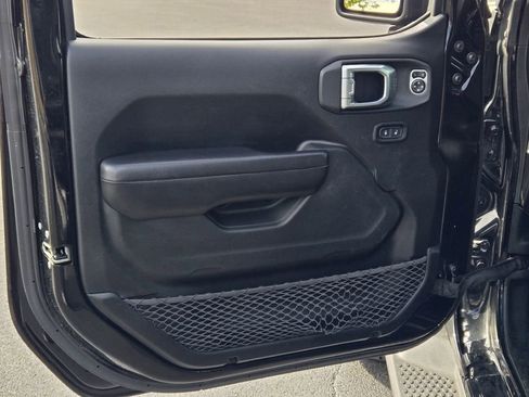 Used 2019 Jeep Wrangler Unlimited Sport S image 18