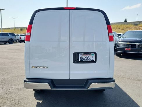 Used 2025 Chevrolet Express 2500 w/ Driver Convenience Package RWD image 17