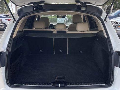 Used 2021 Mercedes-Benz GLC 300 4MATIC image 11