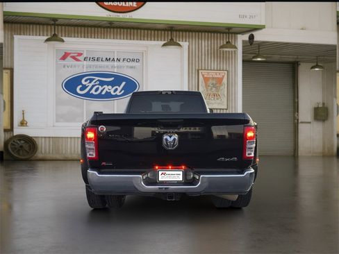 Used 2024 RAM 3500 Tradesman w/ Chrome Appearance Group image 5
