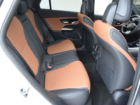 Used 2026 Mercedes-Benz GLC 300 image 19