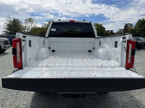 New 2026 Ford F250 Lariat w/ FX4 Off-Road Package image 25