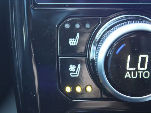 New 2026 Toyota Highlander Platinum image 5