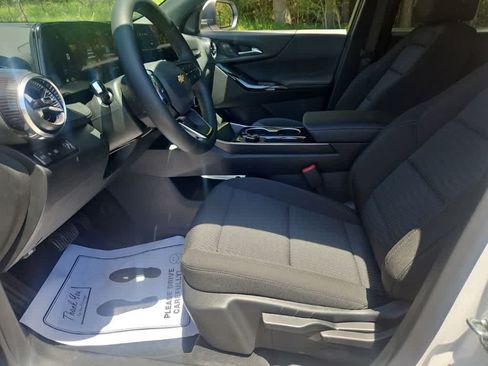 Used 2026 Chevrolet Equinox LT FWD image 10