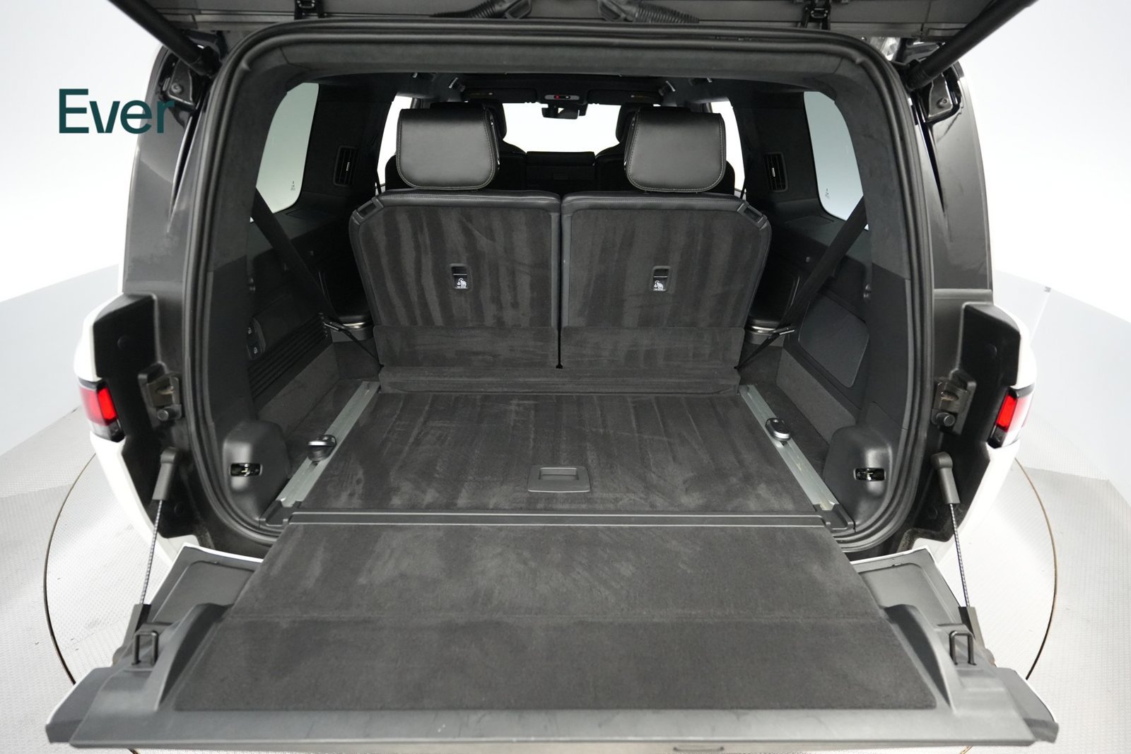 Used 2025 Rivian R1S Adventure Dual AWD/4WD image 8