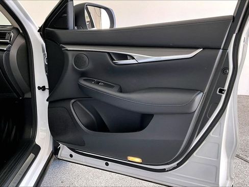 Certified 2025 INFINITI QX50 Pure image 23