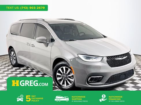 Used 2021 Chrysler Pacifica Touring-L image 1