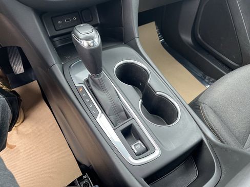 Used 2019 Chevrolet Equinox LT image 19