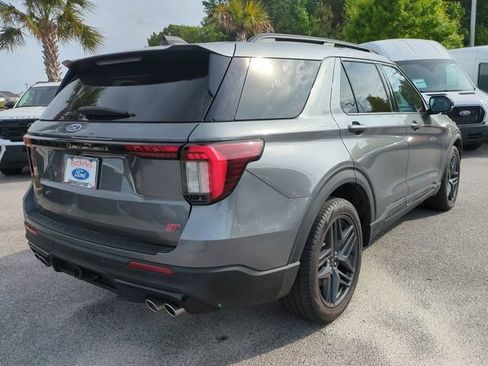 Used 2025 Ford Explorer ST AWD/4WD image 4