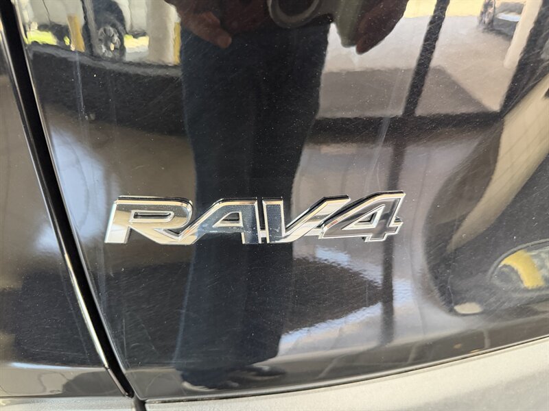 Used 2025 Toyota RAV4 XLE AWD/4WD image 63