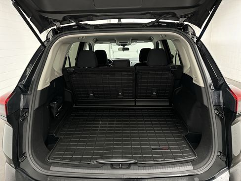 Used 2024 Nissan Rogue S AWD/4WD image 13