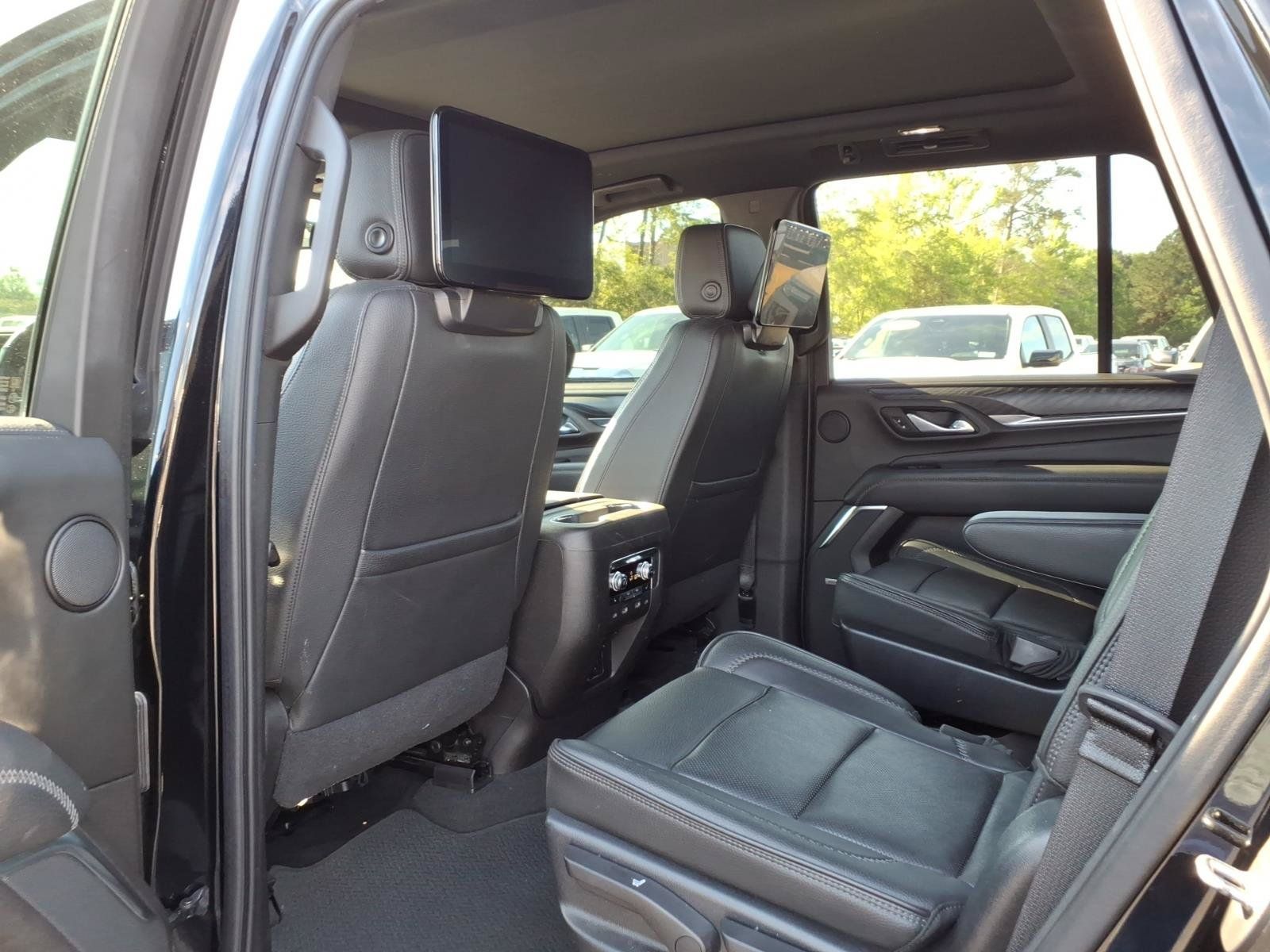 Used 2021 GMC Yukon Denali w/ LPO, Illumination Package AWD/4WD image 23