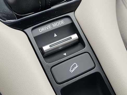 New 2026 Honda HR-V LX image 14