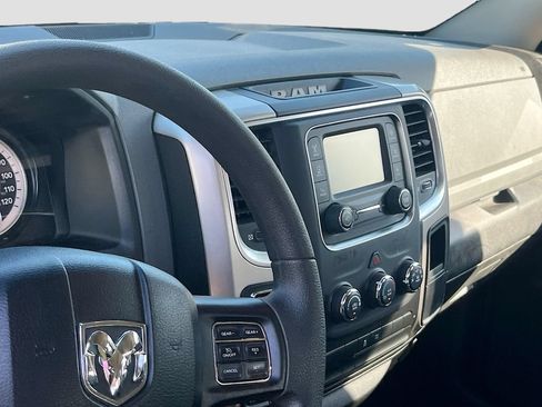 Used 2019 RAM 1500 Classic SLT AWD/4WD image 9