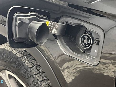 Used 2022 Jeep Grand Cherokee Trailhawk w/ Luxury Tech Group III image 25