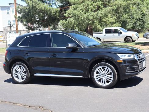 Used 2018 Audi Q5 2.0T Premium Plus w/ Premium Plus Package AWD/4WD image 2