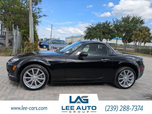 Used 2007 MAZDA MX-5 Miata Touring w/ Appearance Pkg RWD image 7