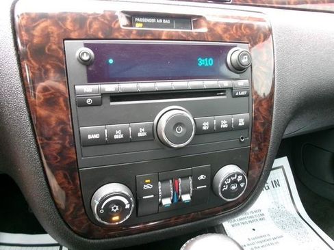Used 2013 Chevrolet Impala LT FWD image 13