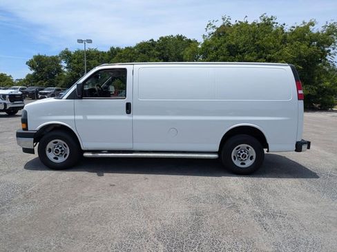 Used 2024 GMC Savana 2500 w/ Driver Convenience Package RWD image 4