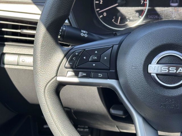 Used 2025 Nissan Altima 2.5 SV FWD image 24