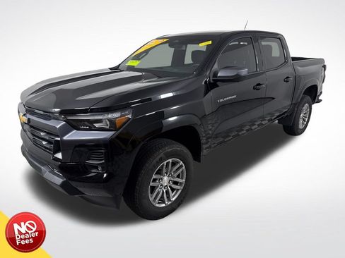 Used 2025 Chevrolet Colorado LT w/ LT Convenience Package AWD/4WD image 8