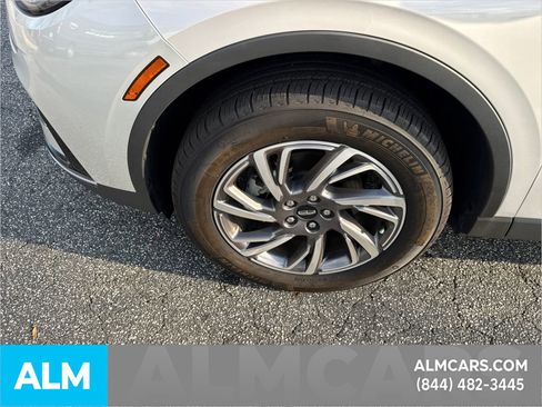 Used 2023 Lincoln Corsair Standard image 15