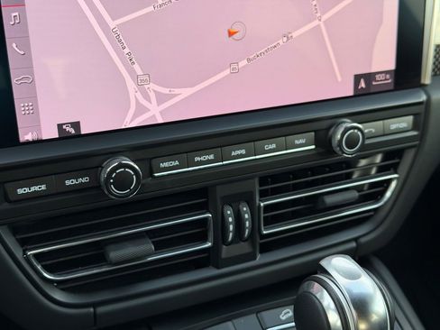 Used 2021 Porsche Macan GTS AWD/4WD image 30