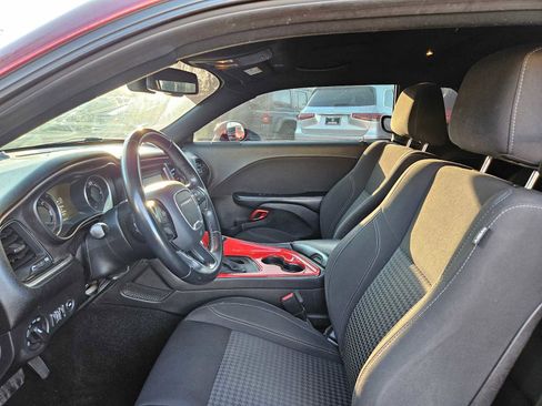 Used 2019 Dodge Challenger SXT image 22