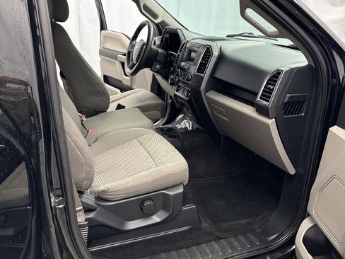 Used 2016 Ford F150 XLT w/ XTR Package image 32