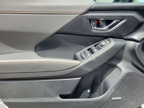 Certified 2025 Subaru Crosstrek 2.5i Limited w/ Crosstrek Mirror Package AWD/4WD image 15