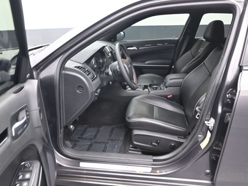 Used 2023 Chrysler 300 S w/ Comfort Group RWD image 13