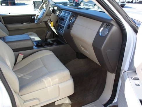 Used 2011 Ford Expedition EL XLT image 12