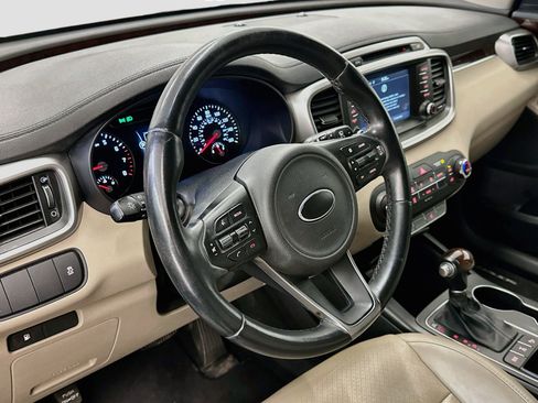 Used 2017 Kia Sorento AWD w/ LX Convenience Package image 18