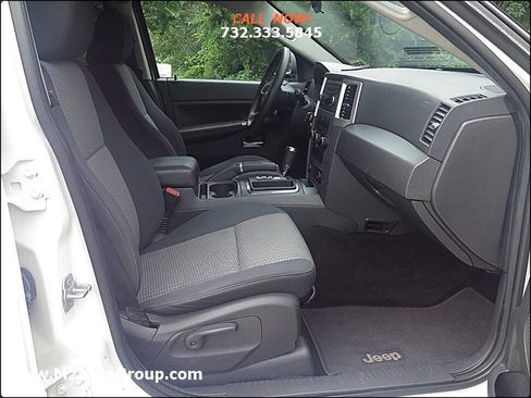 Used 2010 Jeep Grand Cherokee Laredo image 15
