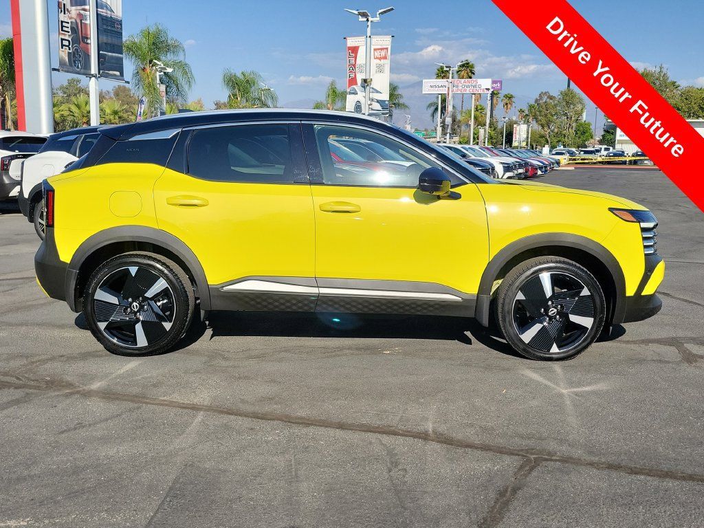 Used 2025 Nissan Kicks SR AWD/4WD image 34