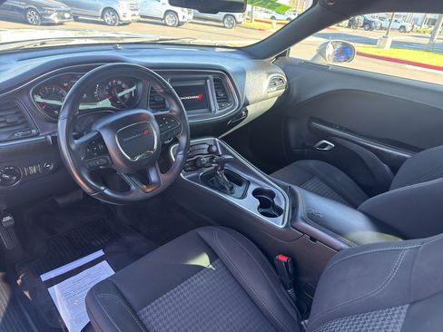 Used 2018 Dodge Challenger SXT w/ Blacktop Package image 11