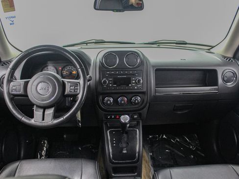 Used 2017 Jeep Patriot High Altitude AWD/4WD image 29