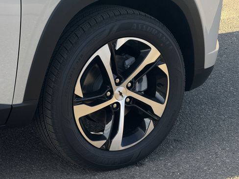 New 2026 Chevrolet Trax RS w/ Sunroof Package image 28