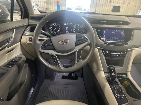 Used 2023 Cadillac XT5 Premium Luxury image 17