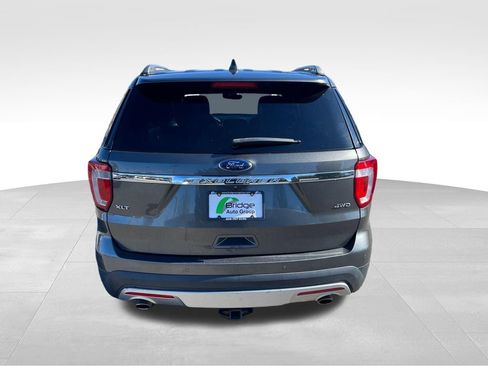 Used 2017 Ford Explorer XLT w/ Equipment Group 202A image 6
