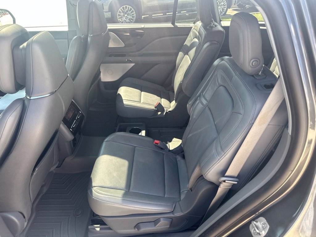 Used 2020 Lincoln Aviator Reserve w/ Equipment Group 201A RWD image 30