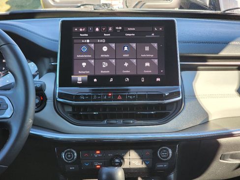 Certified 2022 Jeep Compass Limited image 3