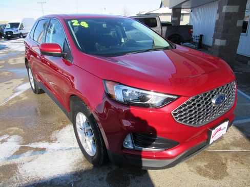 Used 2024 Ford Edge SEL w/ Convenience Package AWD/4WD image 4