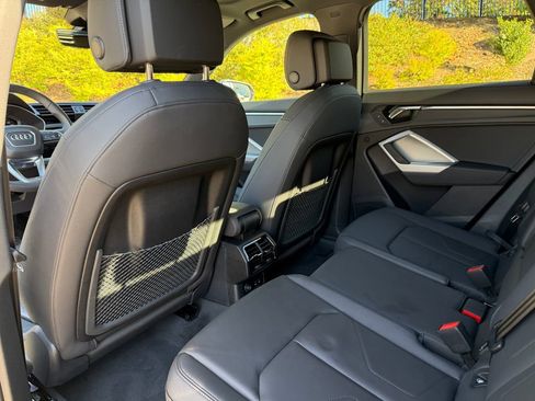 Used 2025 Audi Q3 2.0T Premium image 30