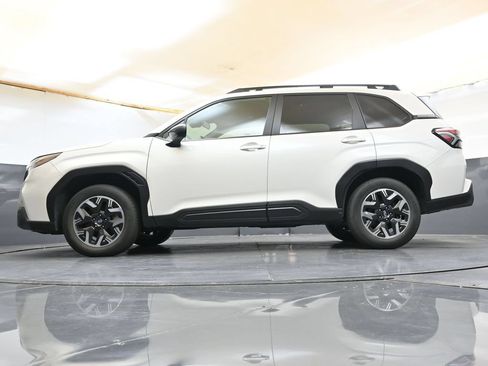 Used 2025 Subaru Forester Premium AWD/4WD image 31