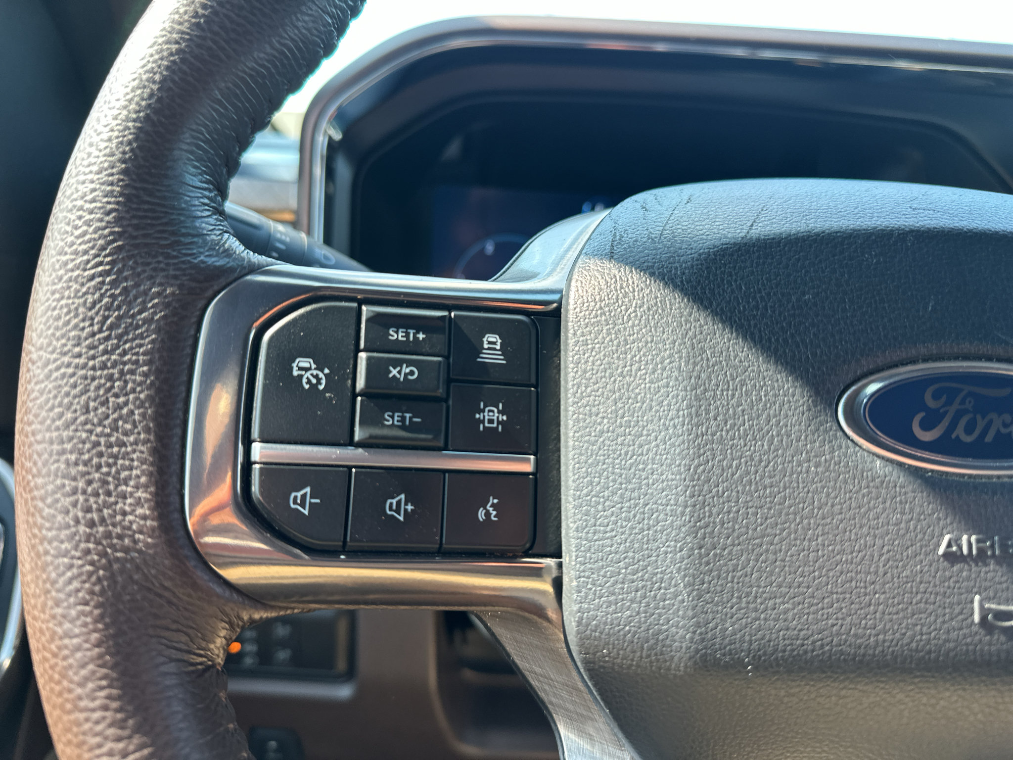 Used 2024 Ford F450 King Ranch w/ FX4 Off-Road Package AWD/4WD image 25